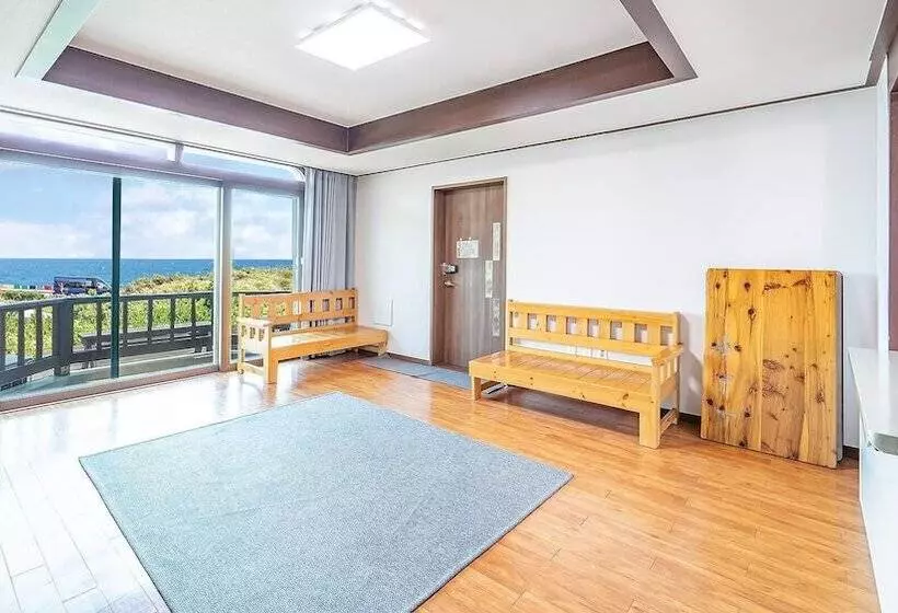 Jeju New Haean Punggyeong Pension