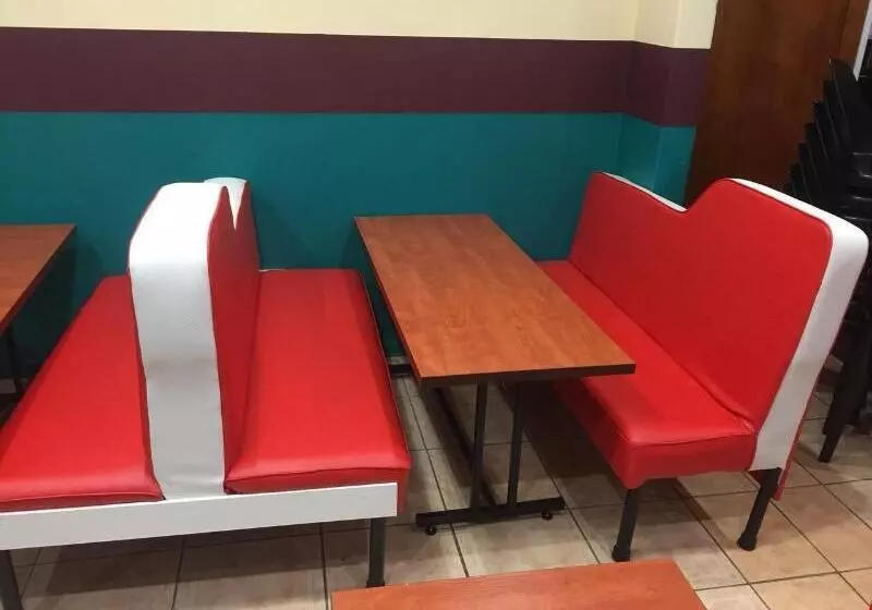 Pale Bohemia Bed And Breakfast