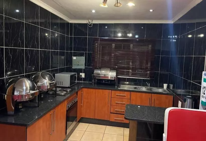 Pale Bohemia Bed And Breakfast