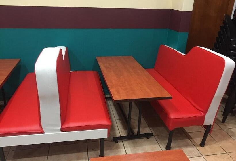 Pale Bohemia Bed And Breakfast