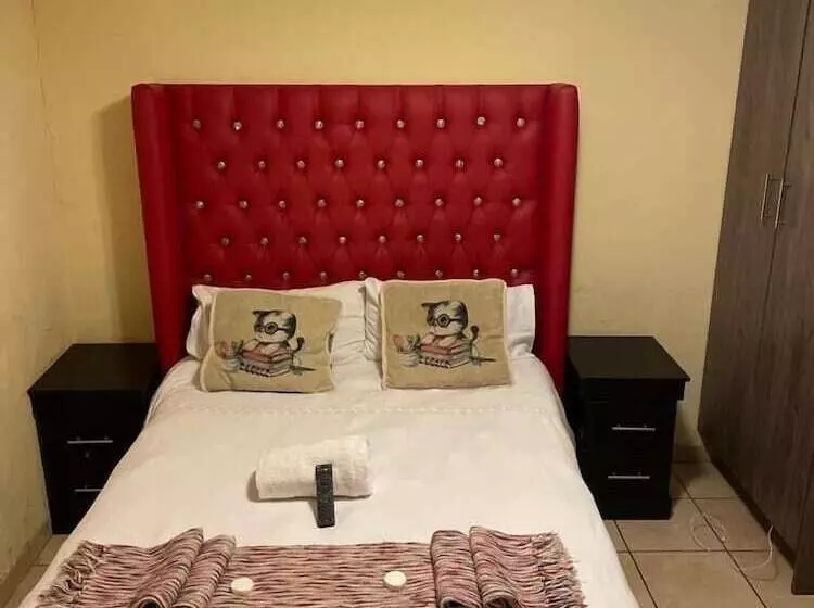 Pale Bohemia Bed And Breakfast