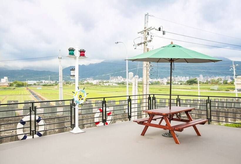 تختخواب و صبحانه 81 Boat