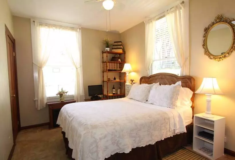 Aamiaismajoitus (B&B) Elk Cove Inn & Spa