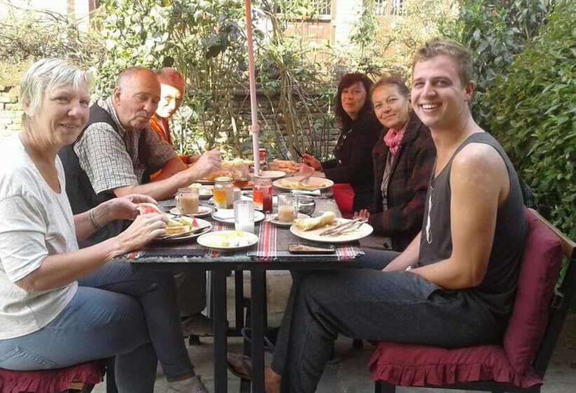 تختخواب و صبحانه Pradhan House Home Stay With Garden