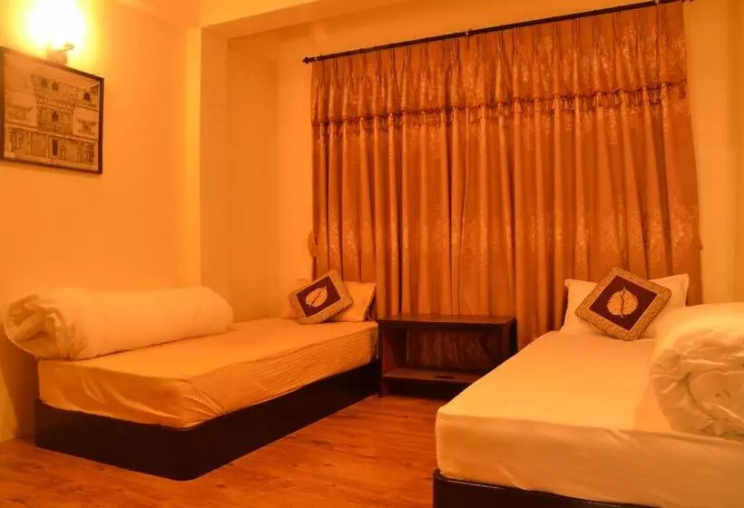 تختخواب و صبحانه Pradhan House   Home Stay With Garden