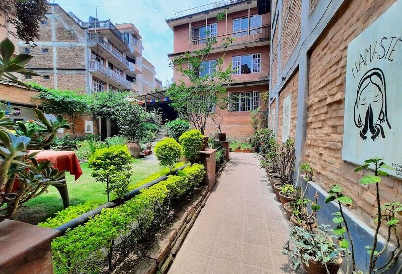 تختخواب و صبحانه Pradhan House Home Stay With Garden