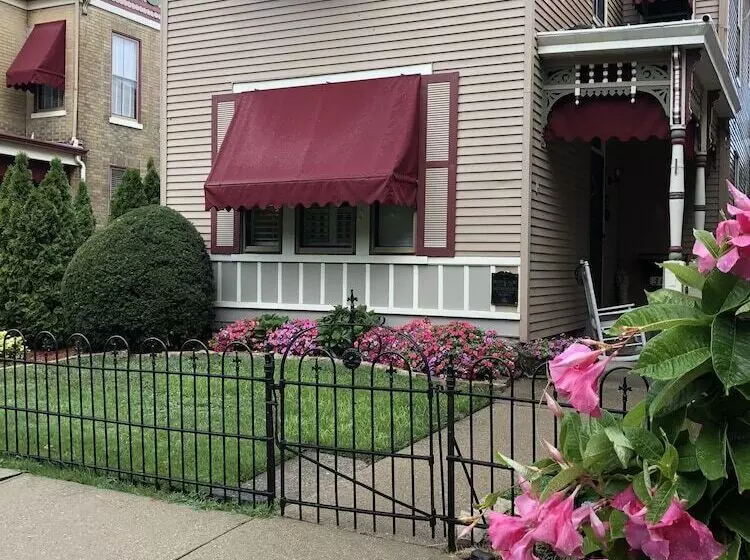 Aamiaismajoitus (B&B) Weller Haus Bed, Breakfast & Event Center