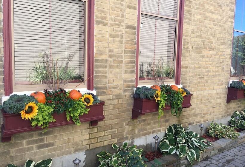 ベッドアンドブレックファースト Weller Haus Bed, Breakfast & Event Center