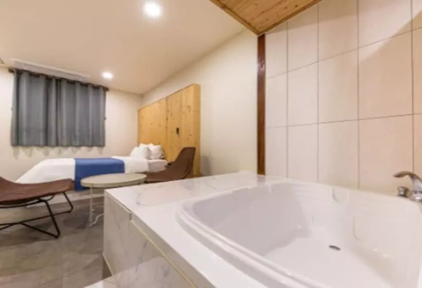 Jawoori Hotel Do An
