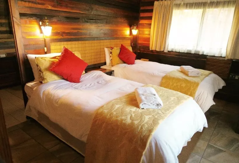 ホテル Kwalata Game Lodge