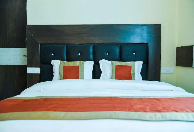 Hotelli The Host By Oyo Rooms