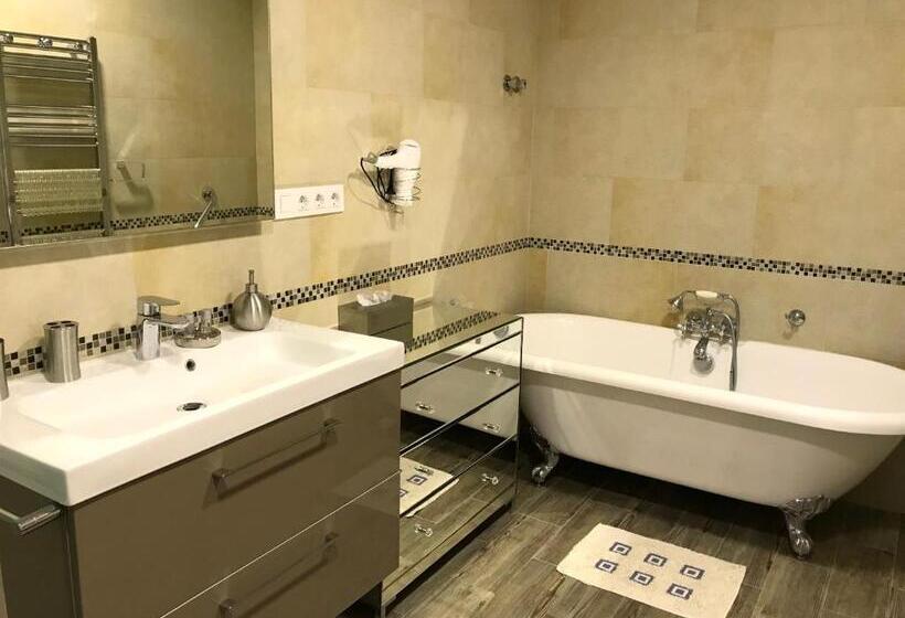 بنسيون Victorian Lodge