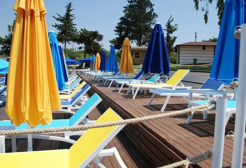 リゾートホテル Queenaba Beach