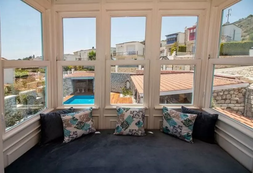 Amour Alacati Butik Otel