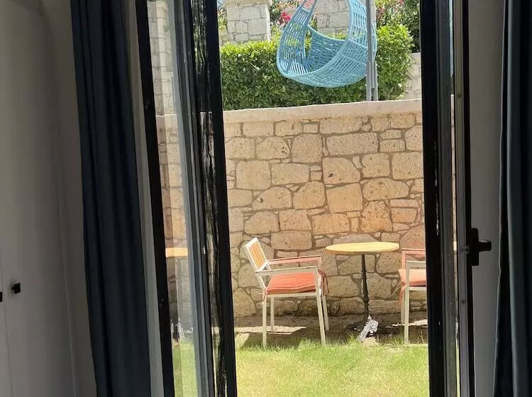 Amour Alacati Butik Otel
