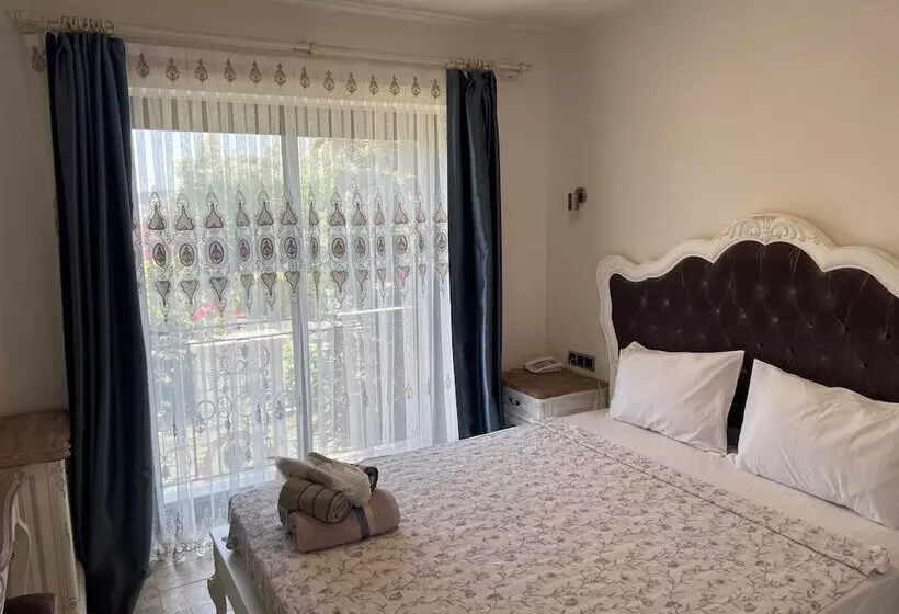 Amour Alacati Butik Otel
