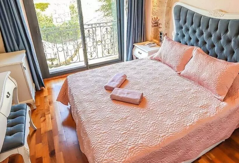 Amour Alacati Butik Otel