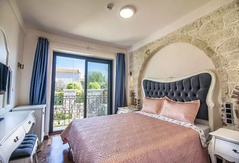 Amour Alacati Butik Otel