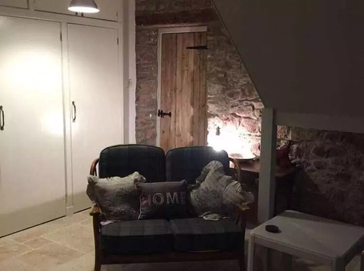 Dunruadh Cottage