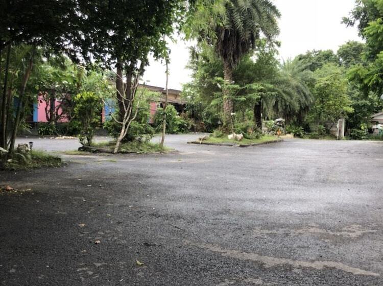 Отель Amazon Villas