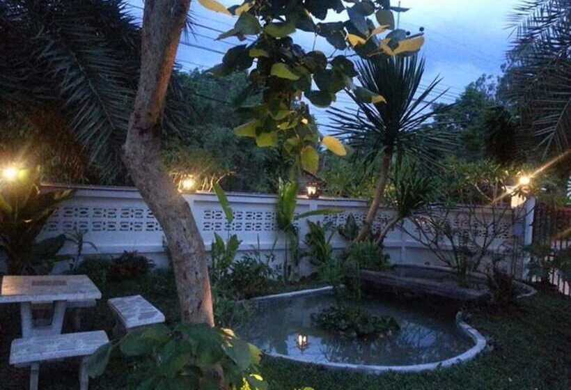 Отель Amazon Villas