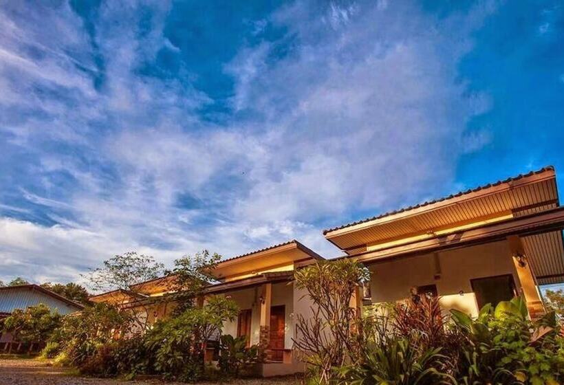 Отель Amazon Villas