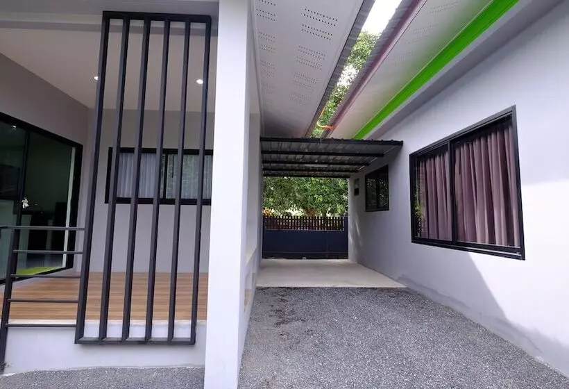 Hotelli Panisara Pool Villa Samui