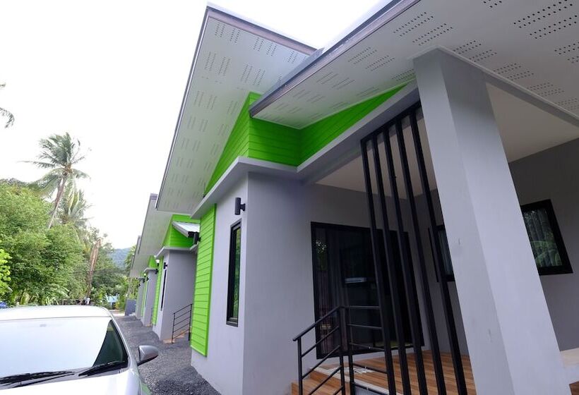 Hotelli Panisara Pool Villa Samui