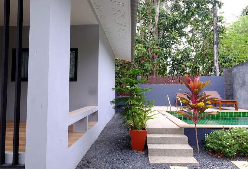 Hotelli Panisara Pool Villa Samui