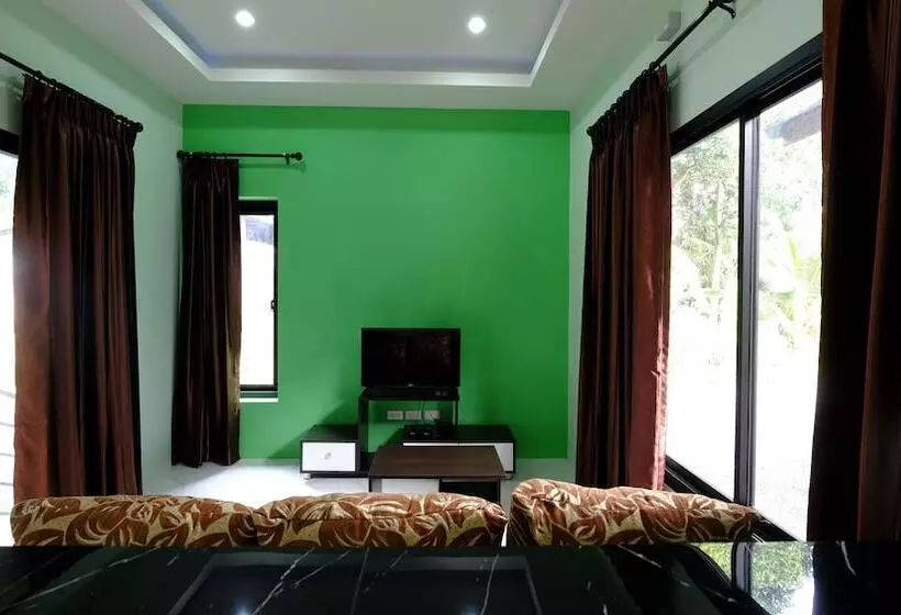 Hotelli Panisara Pool Villa Samui