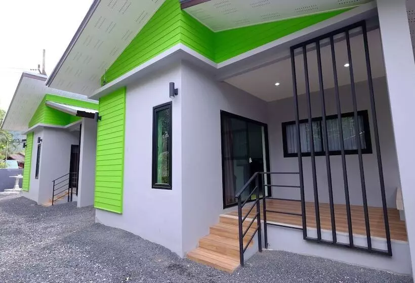 Hotelli Panisara Pool Villa Samui