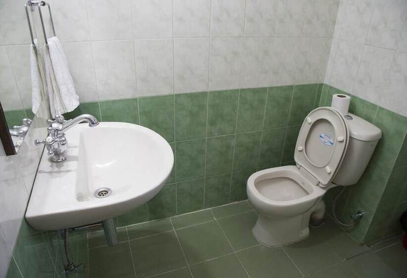 هتل Shillong Lajong Homes