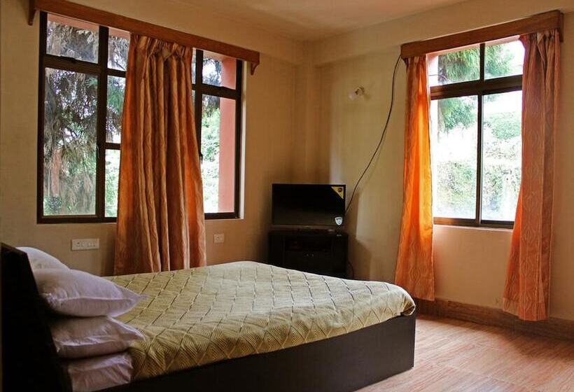 هتل Shillong Lajong Homes