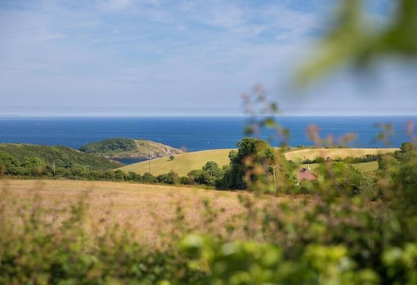 Отель Tencreek Holiday Park