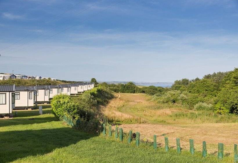 Отель Tencreek Holiday Park