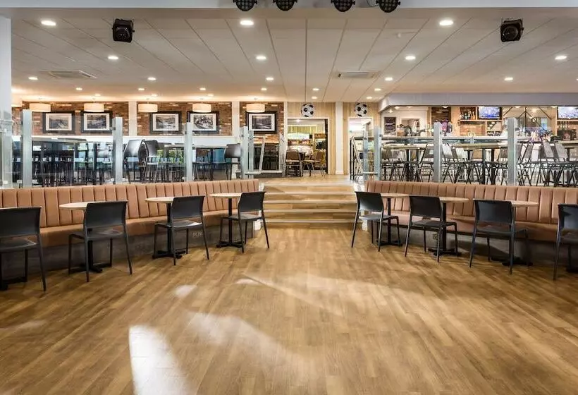 Hotelli Tencreek Holiday Park