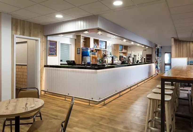 Hotelli Tencreek Holiday Park