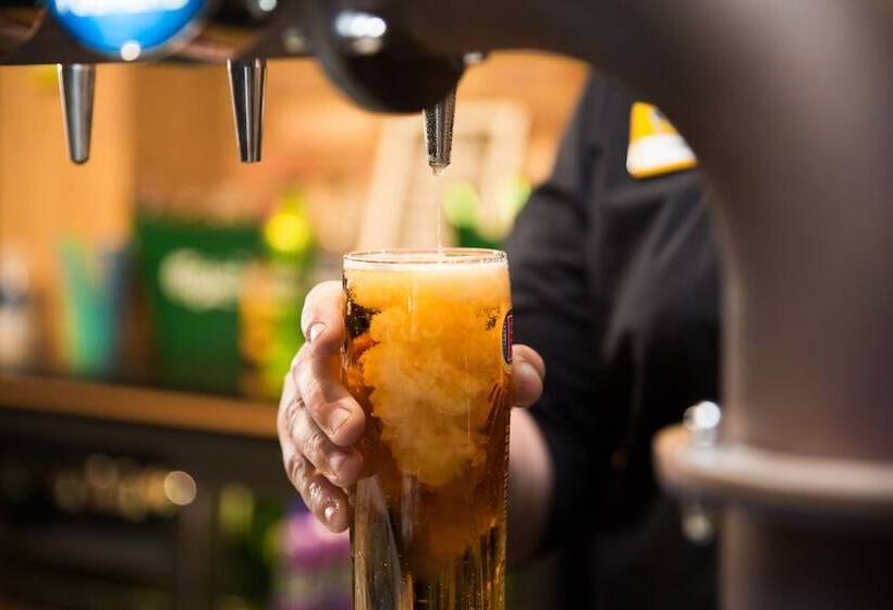 Отель Tencreek Holiday Park