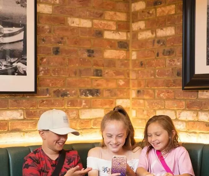 Hotelli Tencreek Holiday Park