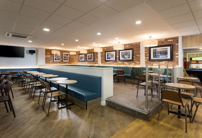 Отель Tencreek Holiday Park