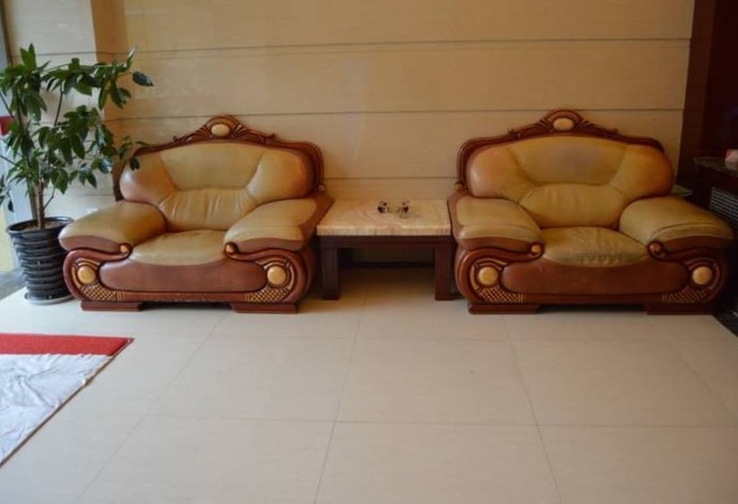 Panda Cub Hotel China West Normal University Branch