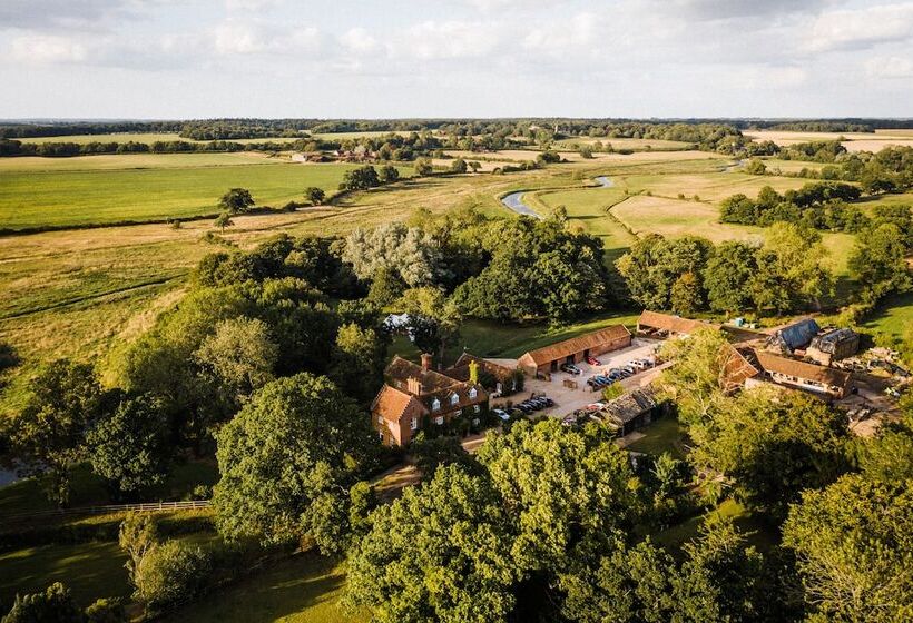 פנסיון Carrick's At Castle Farm