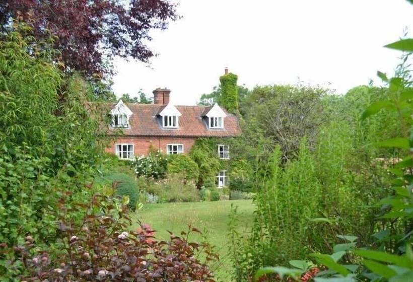 פנסיון Carrick's At Castle Farm