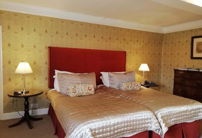 פנסיון Carrick's At Castle Farm