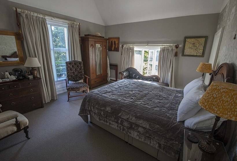 פנסיון Carrick's At Castle Farm