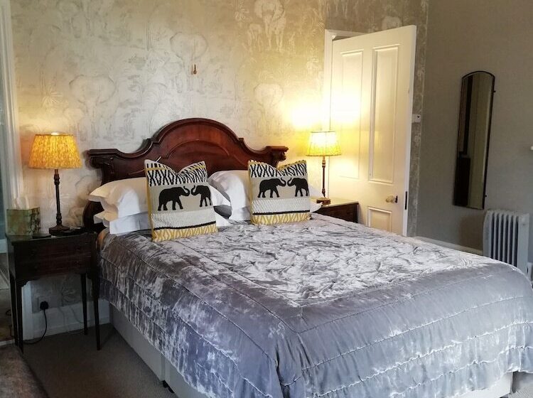 פנסיון Carrick's At Castle Farm