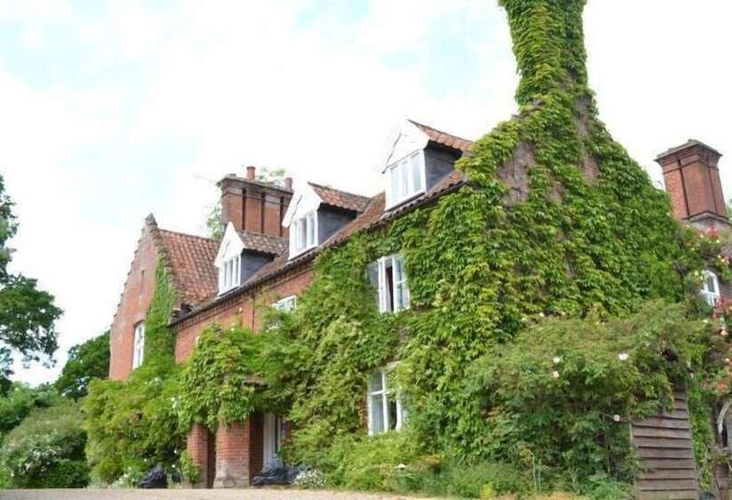 פנסיון Carrick's At Castle Farm