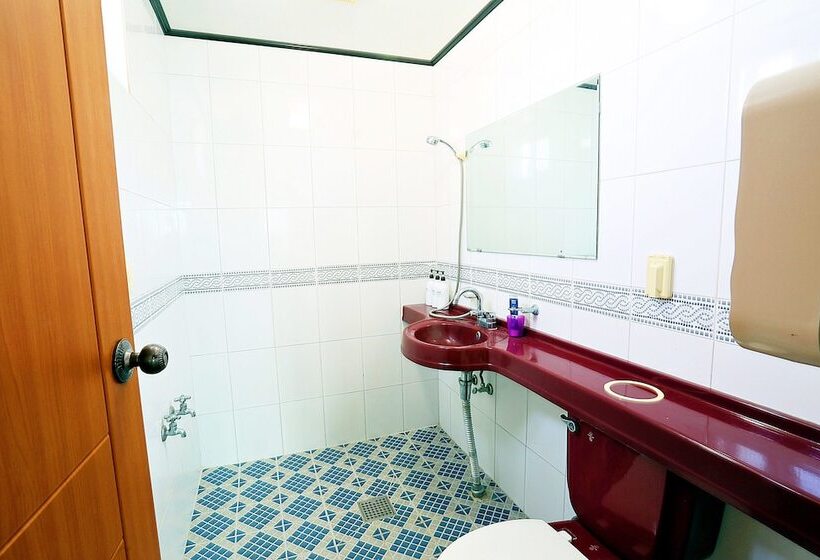 פנסיון Jeju Beach House