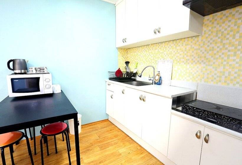 פנסיון Jeju Beach House