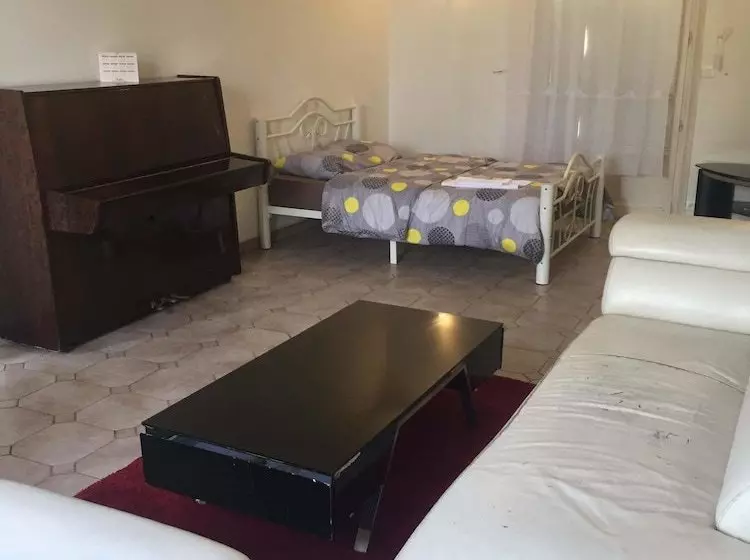 Pension  La Meuliere De Sannois